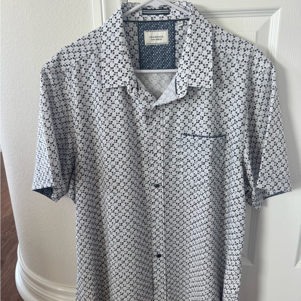 7 Diamonds White Short-Sleeve Button-Up with Navy Microprint